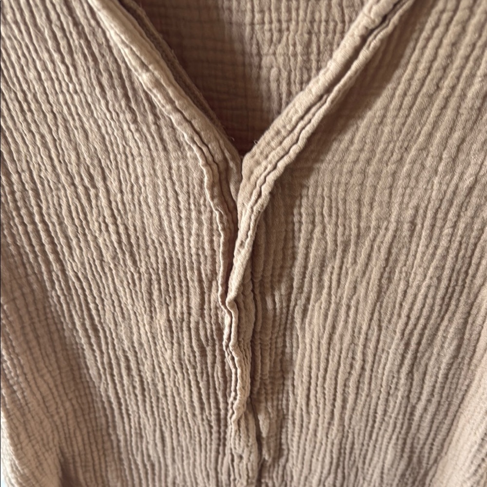 Women's Top - Picture 3 of 4